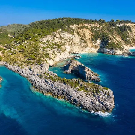 Dimitris Villa *