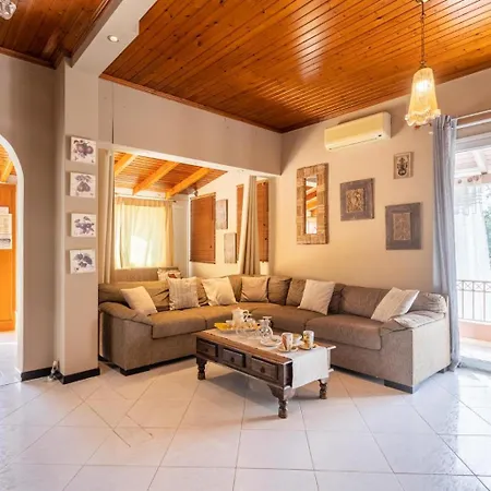 Dimitris Villa Apergatika